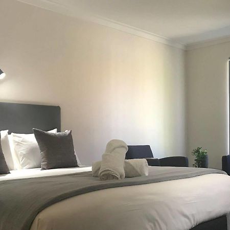 Hotel Clipper Rockingham Esterno foto