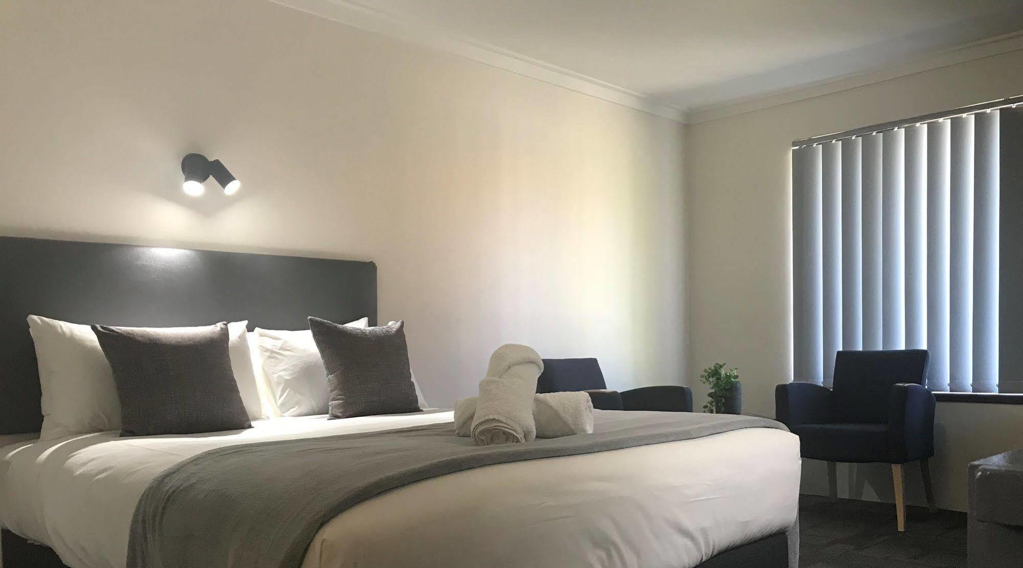 Hotel Clipper Rockingham Esterno foto